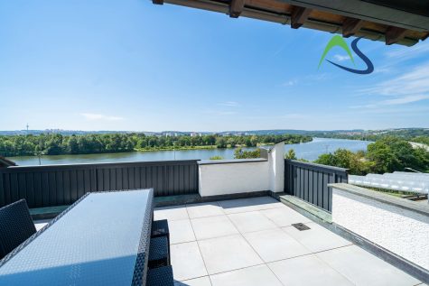 Großzügige Dachterrassenwohnung mit Südhanglage und traumhaftem Ausblick auf die Donau – bezugsfrei, 93059 Regensburg, Etagenwohnung